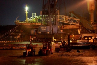 Hiện trường vụ gãy cần cẩu làm 1 người chết, nhiều người mắc kẹt