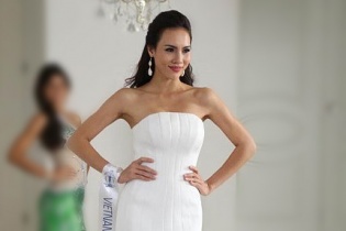 Lệ Quyên thắng giải phụ tại Hoa hậu Siêu quốc gia