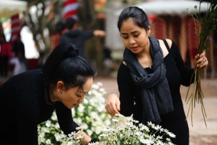 Mẹ chồng ca nương Kiều Anh chia sẻ cách làm mẹ chồng hiện đại
