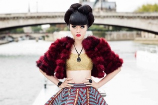Người mẫu Jessica Minh Anh không cần người "chống lưng"