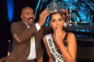Vợ MC Miss Universe: "Anh ấy đã dũng cảm nhận hết lỗi về mình"