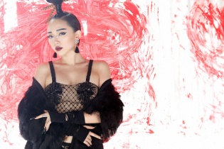 Ca sĩ Tóc Tiên: "Gia đình bị sốc trước hình ảnh sexy của tôi"