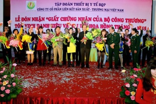 Liên Kết Việt làm giả bằng khen của Thủ tướng, mạo danh Bộ Quốc phòng