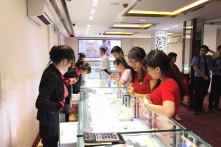 Giá vàng ngày 24/2: Trong nước và tỷ giá trung tâm biến động nhẹ