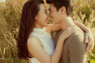 Những mối tình “chị em” của showbiz Việt