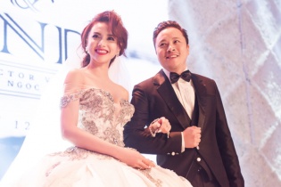 Victor Vũ và Đinh Ngọc Diệp rạng ngời trong tiệc cưới