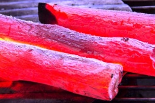 Bỏ mức lương "khủng" để khởi nghiệp với than trắng