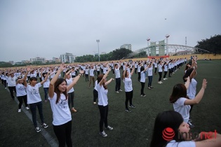 Hàng trăm bạn trẻ quay MV bài hát của cố nhạc sĩ Trần Lập