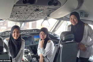 Brunei có chuyến bay do bộ ba phi công nữ điều khiển