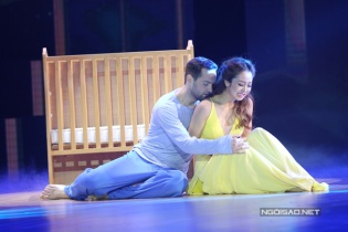 Liveshow 5 "Bước nhảy hoàn vũ": Jennifer Phạm, Hồng Quế khóc nức nở trên sàn nhảy