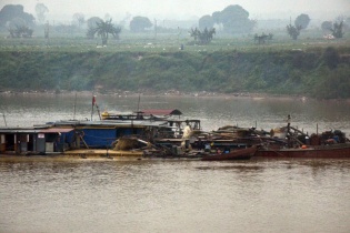 Phải xử lý nghiêm cán bộ dung túng, bao che "cát tặc" 