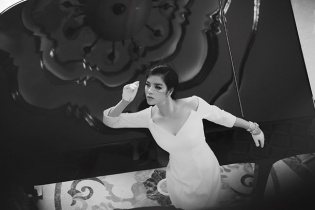 Lý Nhã Kỳ quyến rũ trước ngày lên đường dự Cannes 2016