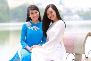 Cô gái Việt tặng hoa Tổng thống Obama tiết lộ cảm xúc