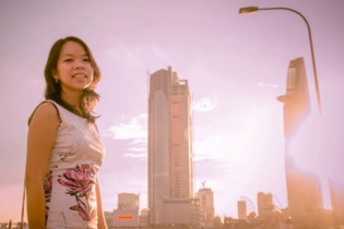 Cô gái Việt bất ngờ được Tổng thống Obama ký tặng vào bản nháp phát biểu