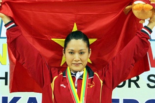 "Nữ hoàng karatedo" Hoàng Ngân mỏi mòn chờ biên chế