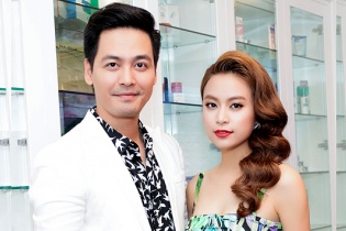 MC Phan Anh hội ngộ Hoàng Thùy Linh tại một sự kiện