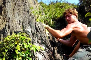 Treo thưởng 50 triệu đồng cho người tìm thấy du khách Anh mất tích ở Fansipan