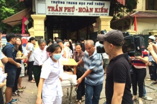 Đặc cách cho thí sinh làm bài thi trên giường bệnh 