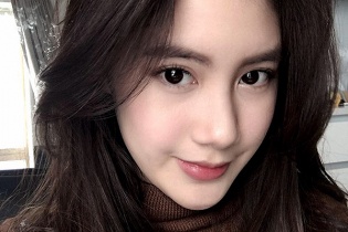 Ngất ngây với vẻ đẹp của Hot girl Lào gốc Việt 