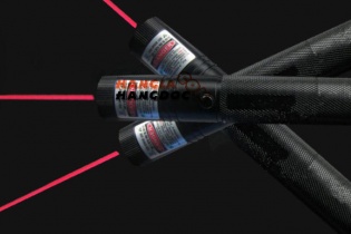 Đề nghị xử lý hình sự người chiếu lazer gây uy hiếp đến an toàn bay