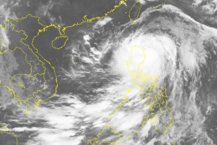 Siêu bão sẽ "thổi bay" đảo nhân tạo Trung Quốc xây trái phép trên Biển Đông?