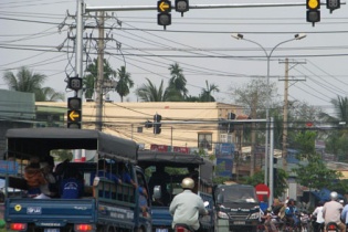 Trưởng phòng cảnh sát giao thông nói về việc "đèn vàng phạt như đèn đỏ"