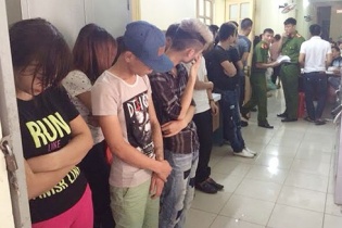 35 khách dương tính với ma túy tại quán karaoke "Long Quy"