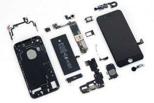 Linh kiện cấu thành Apple iPhone 7 trị giá bao nhiêu?