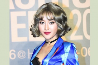 Á hậu Huyền My diện mốt khoe nội y trên thảm đỏ