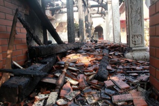 Gian điện thờ tại chùa Sải ở Tây Hồ bị thiêu rụi trong đêm