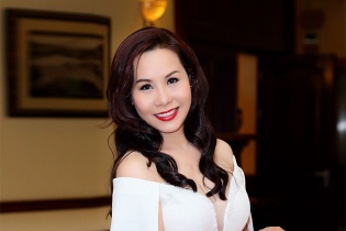 Nữ hoàng doanh nhân Kim Chi tiết lộ bí quyết giữ ba vòng gợi cảm