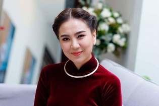 MC Mai Ngọc bất ngờ chia sẻ ảnh lễ ăn hỏi