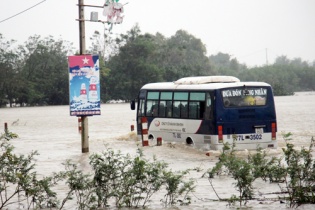 10 người chết vì mưa lũ miền Trung