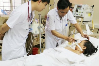 Hà Tĩnh: Ngày 3 cữ rượu, một phụ nữ bị ngộ độc methanol