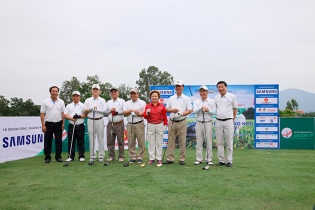 Những khoảnh khắc đẹp tại giải golf từ thiện “Swing for the Kids 2017”