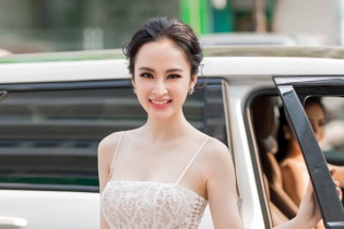 Angela Phương Trinh khoe vai trần gợi cảm