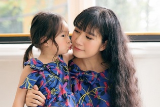 Vợ Lý Hải khoe nhan sắc "gái bốn con"