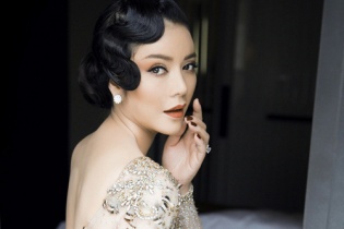 Lý Nhã Kỳ quý phái với váy quả chuông trên thảm đỏ Cannes