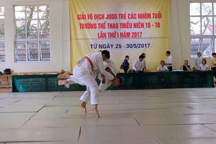 Khoảnh khắc nỗ lực thi đấu của các vận động viên Judo nhí