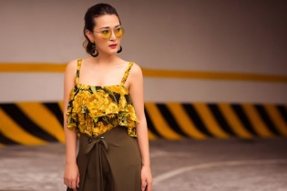 Phong cách thời trang như người mẫu của BTV truyền hình Nhân dân