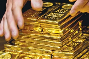 Giá vàng hôm nay 7/7: Thất vọng USD, vàng tăng trở lại