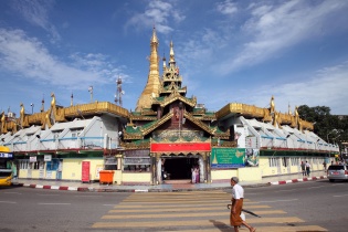 Ngắm những ngôi chùa dát hàng chục tấn vàng ròng tại Myanmar 