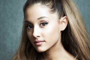 Ariana Grande bất ngờ hủy show ở TP.HCM sát giờ diễn