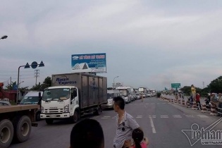 Điều tra đối tượng kích động tài xế trả tiền lẻ ở trạm thu phí QL5