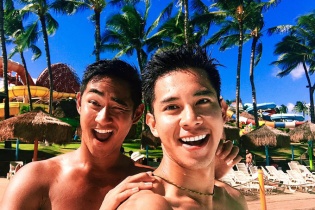 Hồ Vĩnh Khoa say đắm bên bạn trai đồng tính