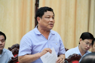 Ai bằng giả khẩn trương rút lui, từ chức