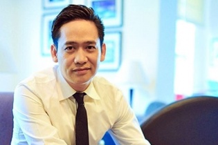 Ca sĩ Duy Mạnh suýt bị tấn công trên sân khấu