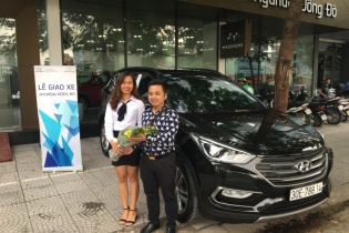 Giảm giá kịch sàn, gần 800 xe Hyundai SantaFe được bán trong một tuần