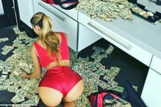 Muôn ngàn kiểu khoe giàu, sang chảnh của con nhà giàu Albania 