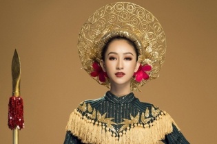 Trang phục gợi hình ảnh nữ tướng của Hà Thu ở Miss Earth